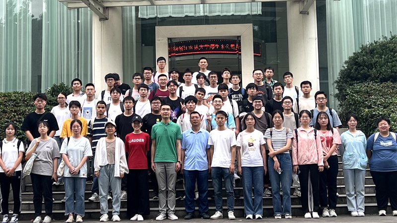 100余位浙江大學(xué)、浙江農(nóng)林大學(xué)學(xué)子到新光公司實(shí)習(xí)